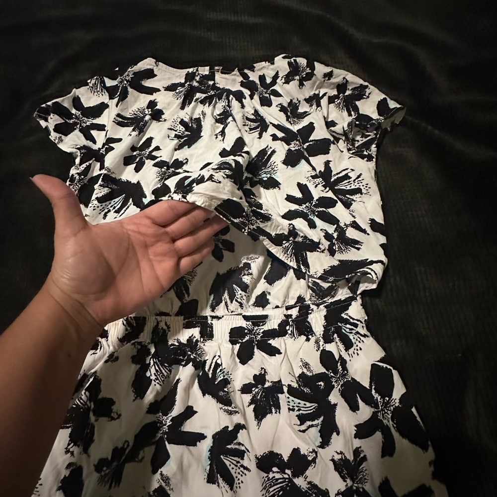 Banana Republic Juniors Small Monochrome Floral Dress - Picture 3 of 5